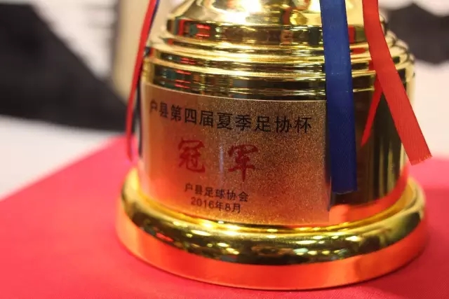 德泽尔比：我们本该上半场领先两球，红牌后球队反应恰当